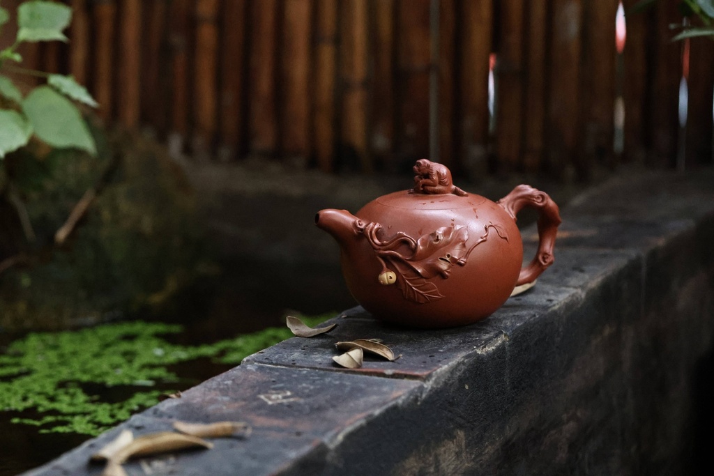 ẤM TỬ SA LINH HẦU HIẾN THỌ